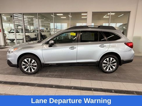 Used 2017 Subaru Outback 3.6R Limited image 5