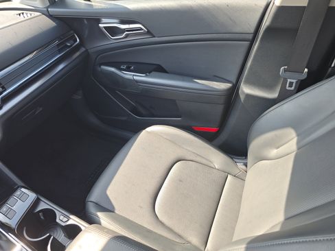 Certified 2023 Kia Sportage EX FWD image 15