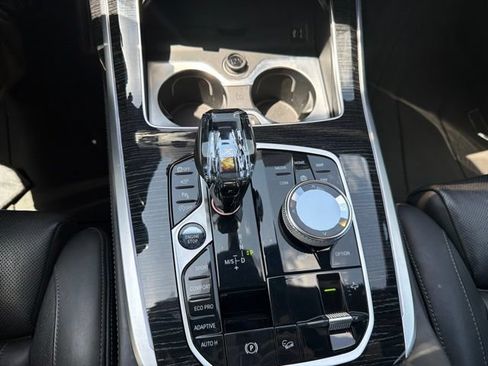 Used 2022 BMW X7 M50i AWD/4WD image 9