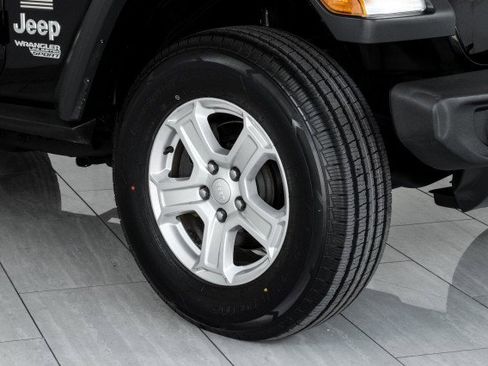 Used 2018 Jeep Wrangler Unlimited Sport S image 51