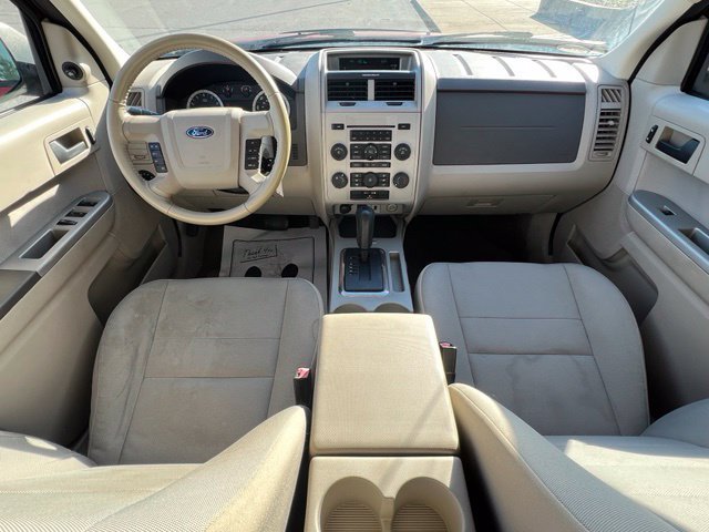 Used 2011 Ford Escape XLT FWD image 2