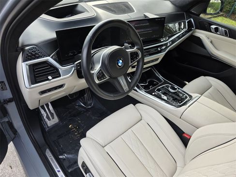 Certified 2024 BMW X7 xDrive40i w/ M Sport Package image 10