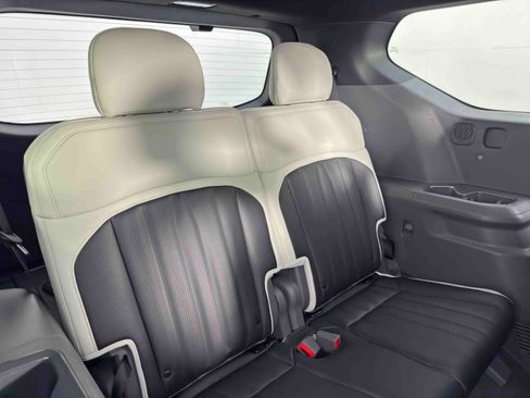 Used 2025 Kia EV9 GT-Line image 43