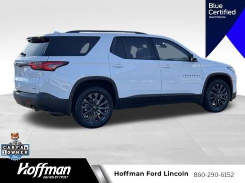 Used 2023 Chevrolet Traverse RS image 3