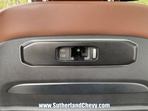 Used 2025 BMW X7 xDrive40i w/ Executive Package image 61