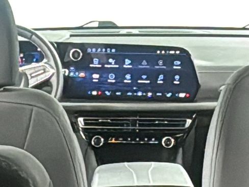 Used 2024 Chevrolet Traverse LT AWD/4WD image 18