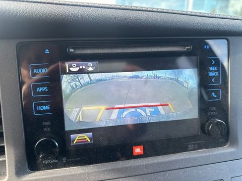 Used 2015 Toyota Sienna Limited Premium image 20