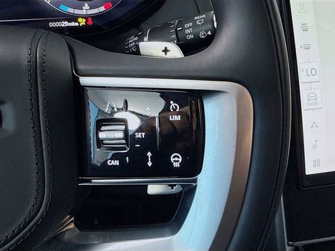 New 2026 Land Rover Range Rover SE image 13