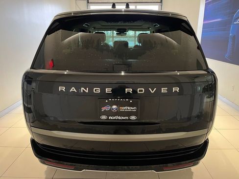 Used 2024 Land Rover Range Rover Long Wheelbase SE AWD/4WD image 7