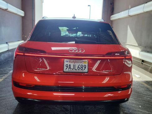 Used 2022 Audi e-tron Premium w/ Convenience Plus Package image 5