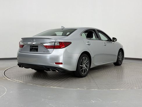 Used 2017 Lexus ES 350 w/ Luxury Package FWD image 9