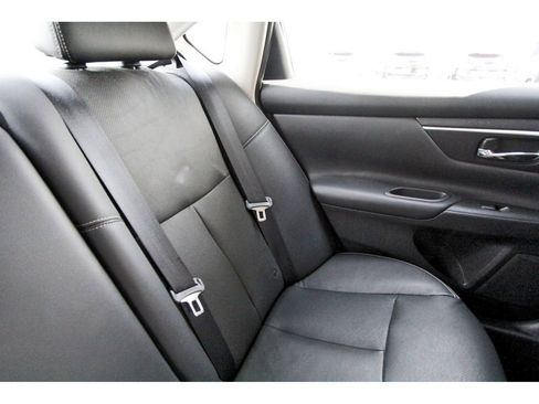 Used 2016 Nissan Altima 2.5 SL w/ 2.5 Technology w/LED Package FWD image 12