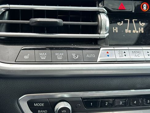 Used 2022 BMW X5 xDrive40i w/ Parking Assistance Package image 29