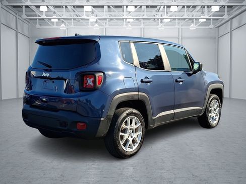 Used 2023 Jeep Renegade Latitude AWD/4WD image 6