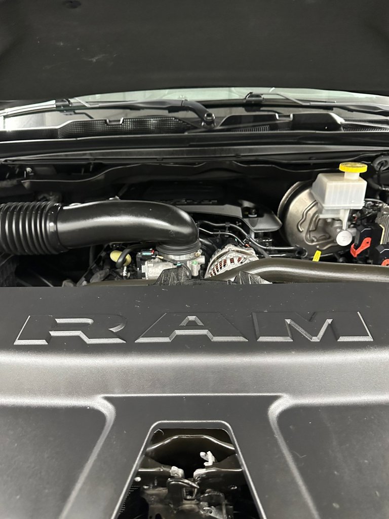 Used 2022 RAM 1500 Limited w/ Body-Colour Bumper Group AWD/4WD image 7