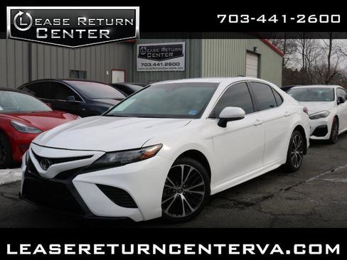 Used 2018 Toyota Camry SE w/ Protection Package (Q2) image 1