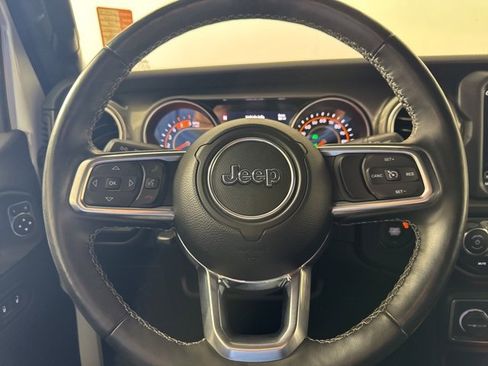 Used 2022 Jeep Wrangler Unlimited Sahara w/ Cold Weather Group image 18