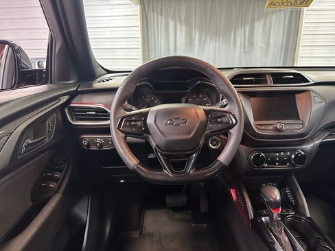 Used 2022 Chevrolet TrailBlazer RS AWD/4WD image 2