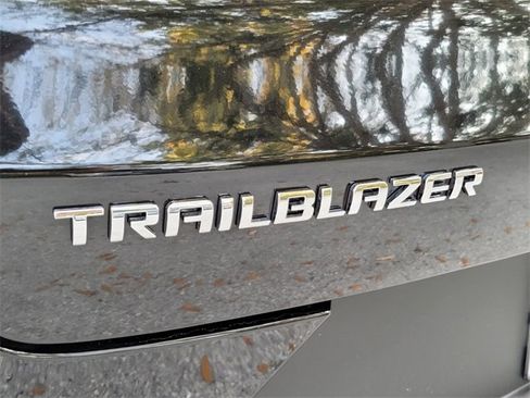 New 2025 Chevrolet TrailBlazer LT w/ Convenience Package image 13