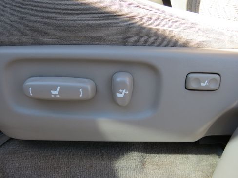 Used 2006 Toyota Tundra Limited image 25