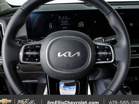 Used 2025 Kia Sorento S FWD image 8