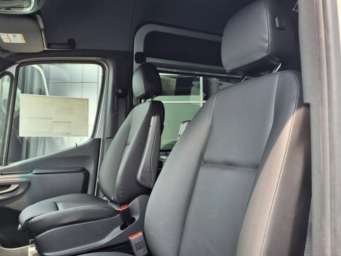 New 2025 Mercedes-Benz Sprinter 2500 image 13