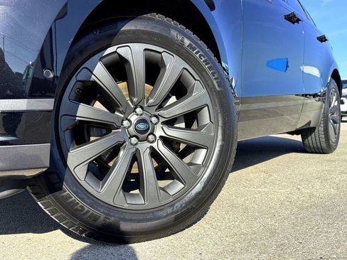 Used 2018 Land Rover Range Rover Velar R-Dynamic SE image 2