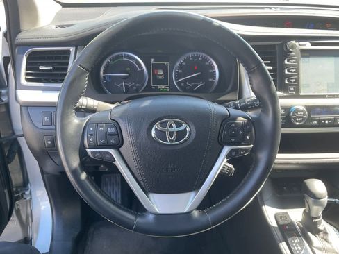Used 2018 Toyota Highlander Limited Platinum w/ Carpet Mat Package (TMS) image 12