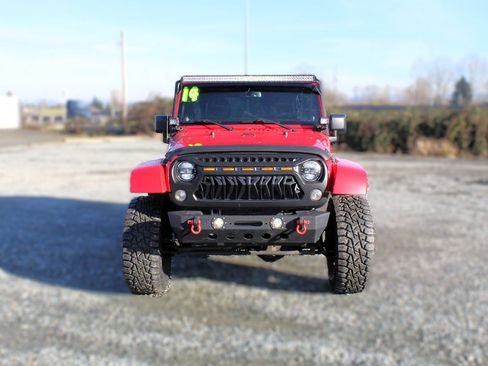 Used 2014 Jeep Wrangler Unlimited Rubicon w/ Max Tow Package image 2