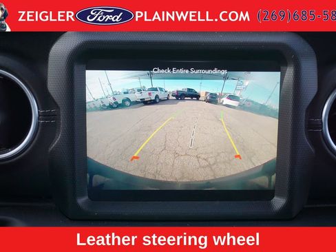 Used 2022 Jeep Wrangler Unlimited Sahara w/ Cold Weather Group AWD/4WD image 17