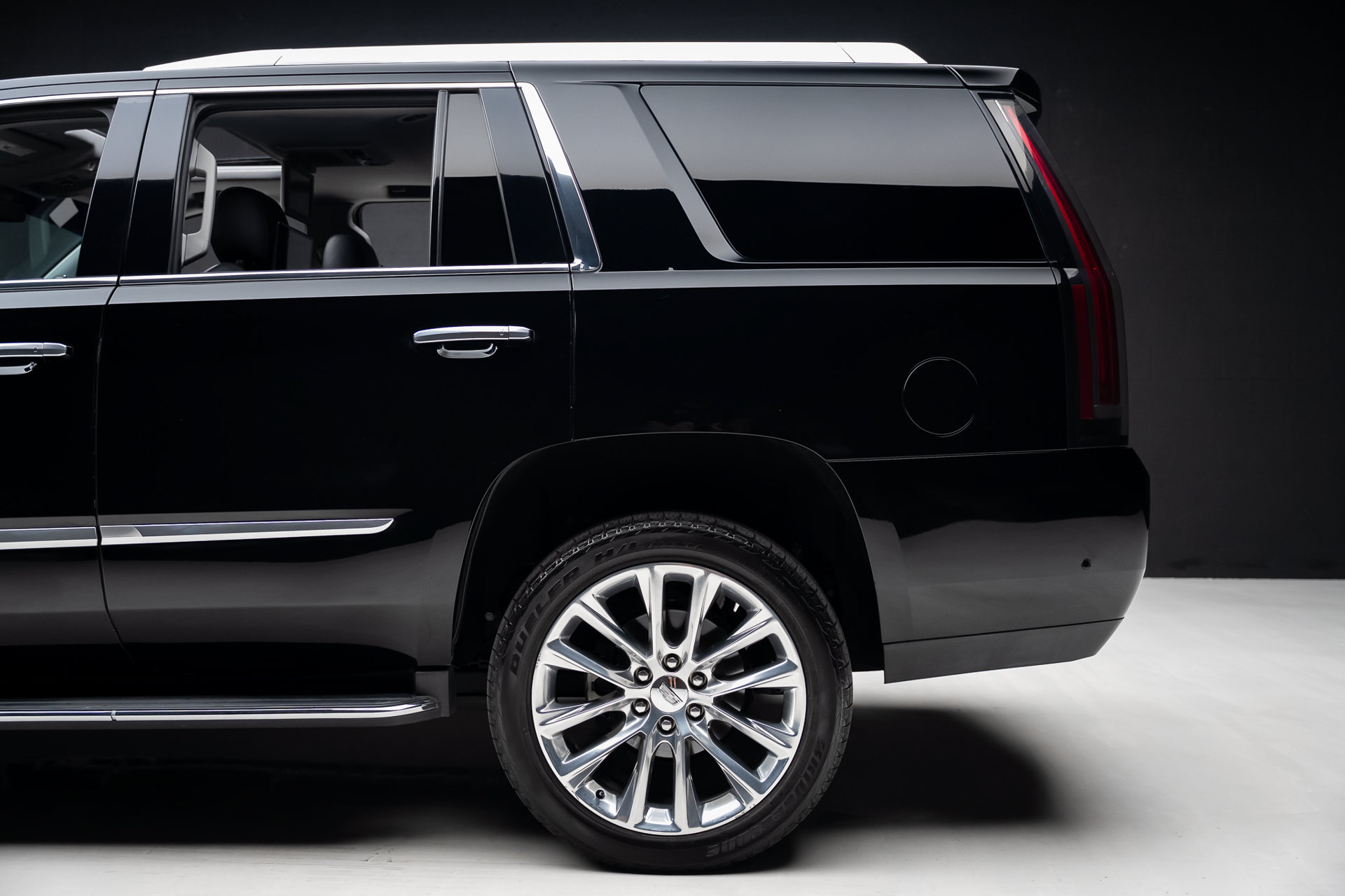 Used 2020 Cadillac Escalade Luxury RWD image 16