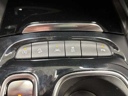 Used 2023 Buick Envision Essence w/ Sport Touring Package AWD/4WD image 27