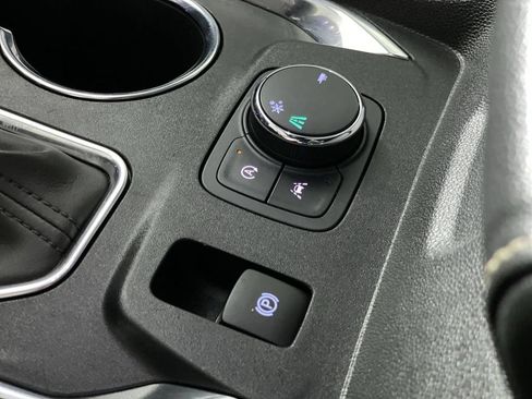 Used 2024 Chevrolet Traverse Premier w/ Redline Edition FWD image 43