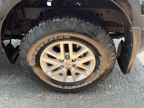 Used 2014 Nissan Frontier SV AWD/4WD image 15