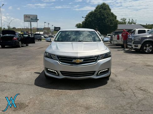 Used 2019 Chevrolet Impala Premier FWD image 2