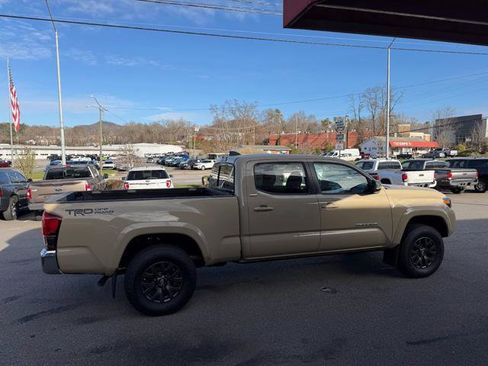 Used 2020 Toyota Tacoma SR5 image 2