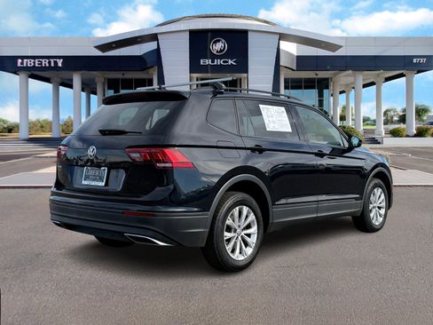 Used 2020 Volkswagen Tiguan S image 3