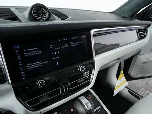 New 2026 Porsche Macan GTS image 13