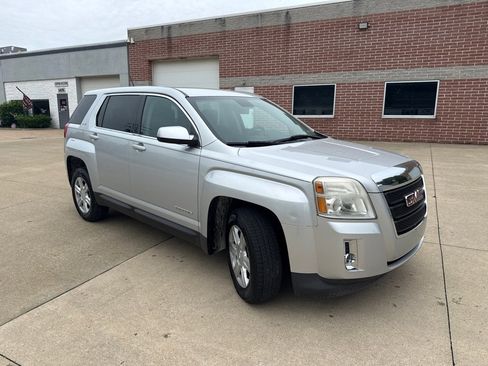 Used 2014 GMC Terrain SLE AWD/4WD image 3