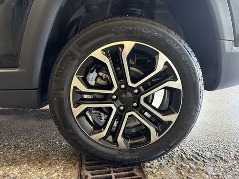 Used 2022 Jeep Compass Limited AWD/4WD image 10
