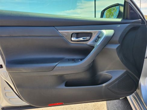 Used 2013 Nissan Altima 2.5 SL w/ Technology Pkg image 29