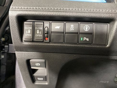 Used 2023 Honda Odyssey Touring image 25