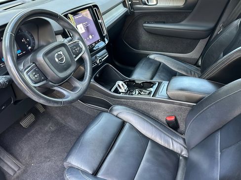 Certified 2023 Volvo XC40 B4 Ultimate FWD image 11