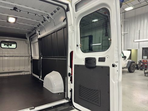 New 2026 RAM ProMaster 2500 w/ Premium Convenience Group FWD image 8