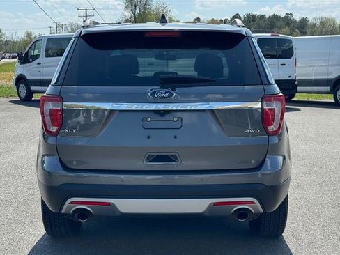 Used 2016 Ford Explorer XLT w/ Equipment Group 202A image 9