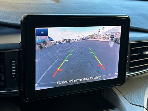 Used 2022 Ford Explorer XLT w/ Equipment Group 202A image 20