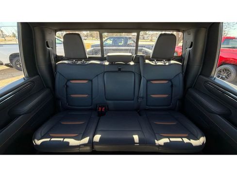 Used 2024 GMC Sierra 2500 AT4 w/ AT4 Preferred Package image 24