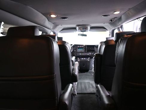 Used 2023 Chevrolet Express 2500 Extended image 32