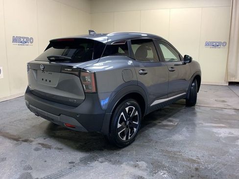Used 2025 Nissan Kicks SV w/ SV Premium Package image 3