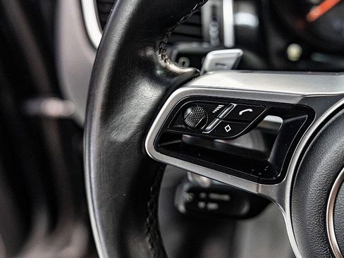 Used 2018 Porsche Macan S image 16